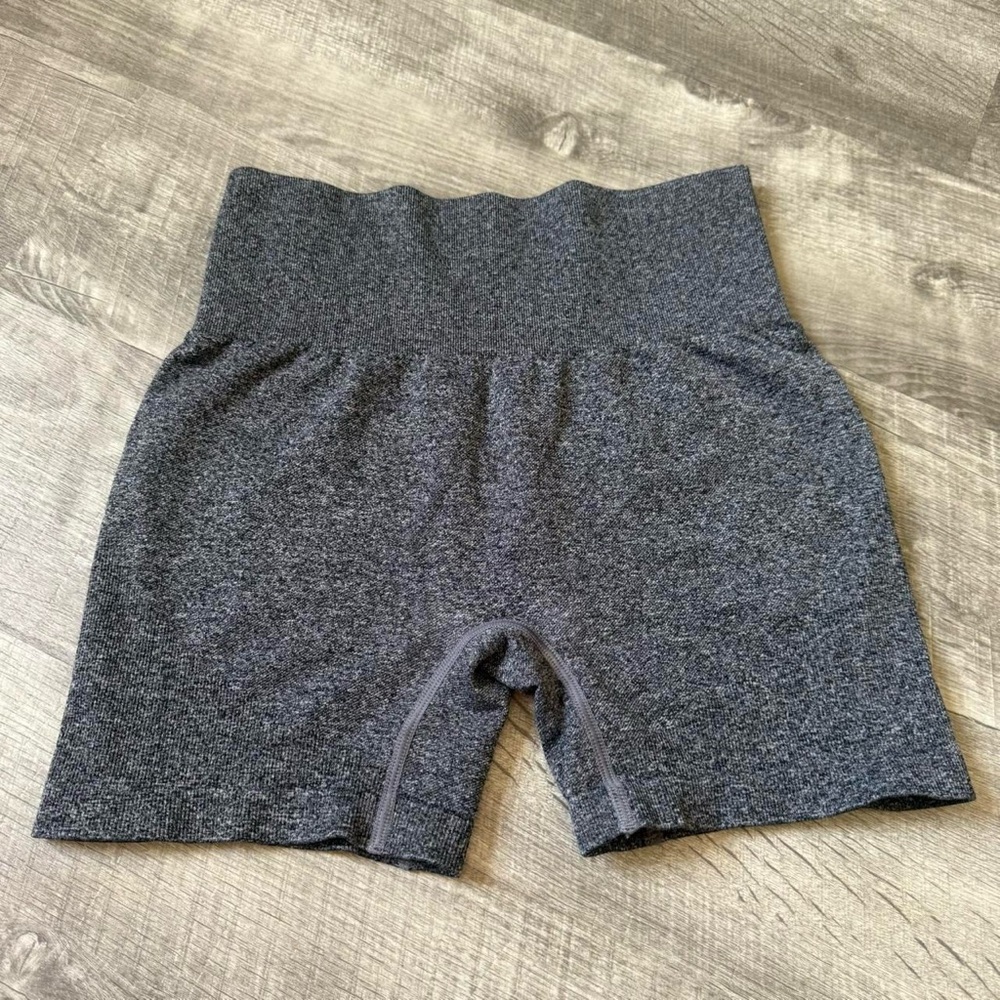 Gray High-Waisted Seamless workout shorts